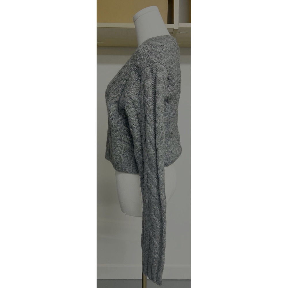 NWT Divided H&M Womens Cropped Sweater Size S Grey V Neck Cable Knit - Picture 2 of 7